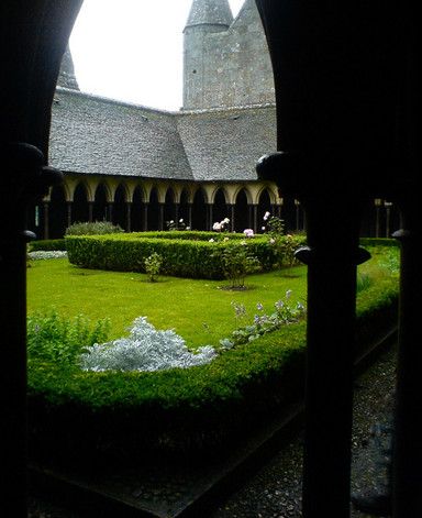 mont_saint_michel_384x_zpsc640711b.jpg