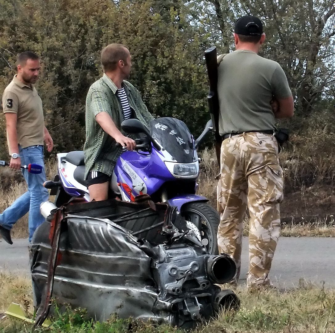 В Донецкой области множество останков после крушения Боинга (фото)